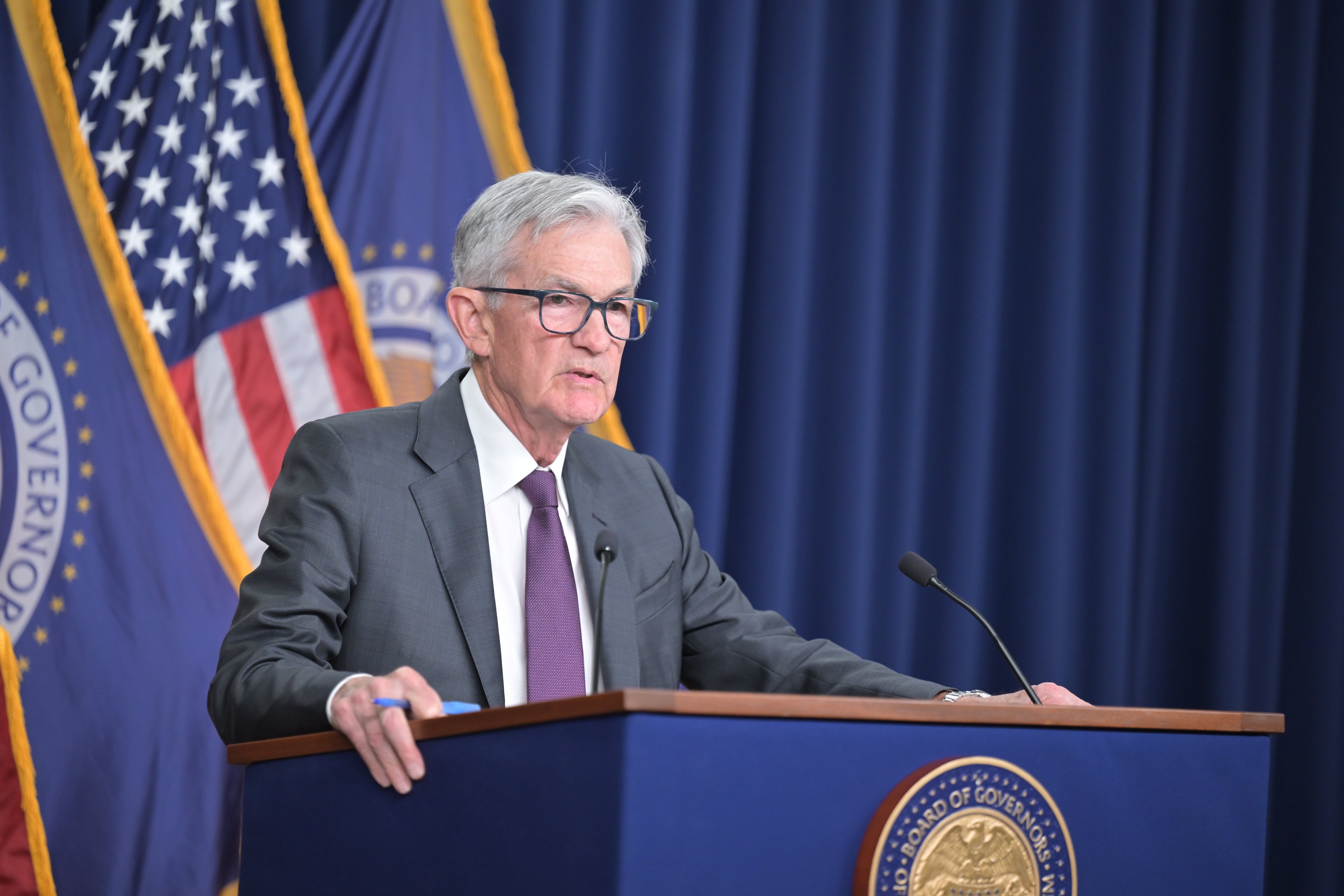 The Stock Market Sounds an Alarm as Investors Get a Warning From the Federal Reserve. History Says This Will Happen Next.