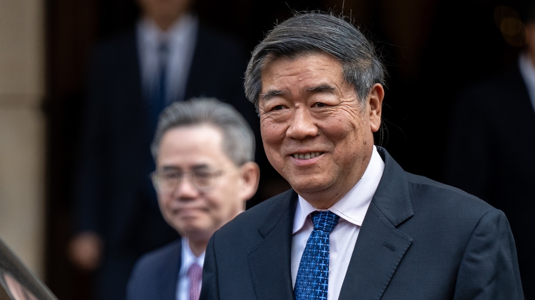 US and China wrap up trade talks with Trump en route to Beijing