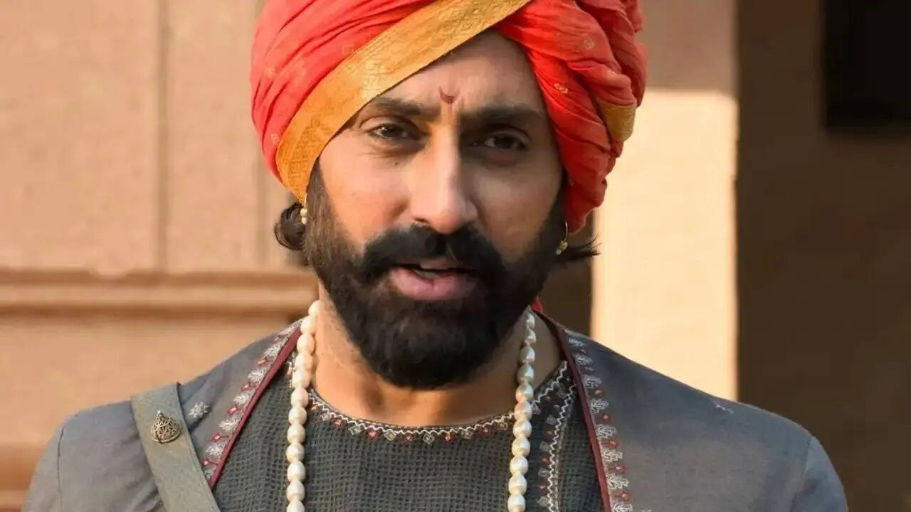 Abhishek Bachchan reacts to being called 'Shambu Raje' at a traffic ...