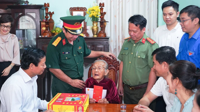 Tây Ninh: Giữ bình yên biên giới bằng tình quân dân bền chặt