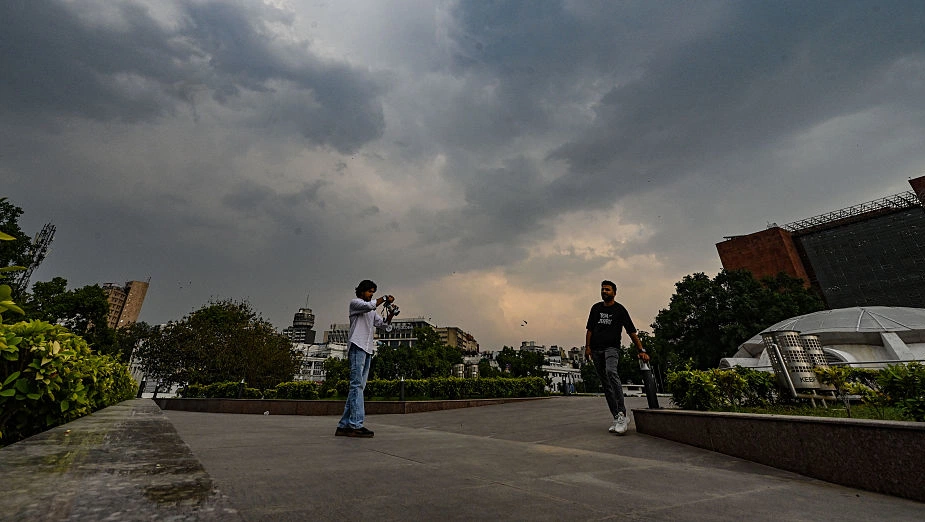 IMD warns of storms and heatwaves hitting India simultaneously