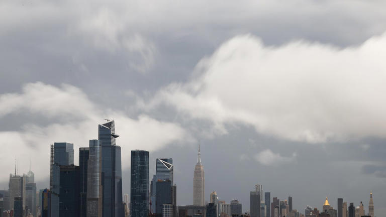 Cloudy weather in NYC with rain moving in during evening hours