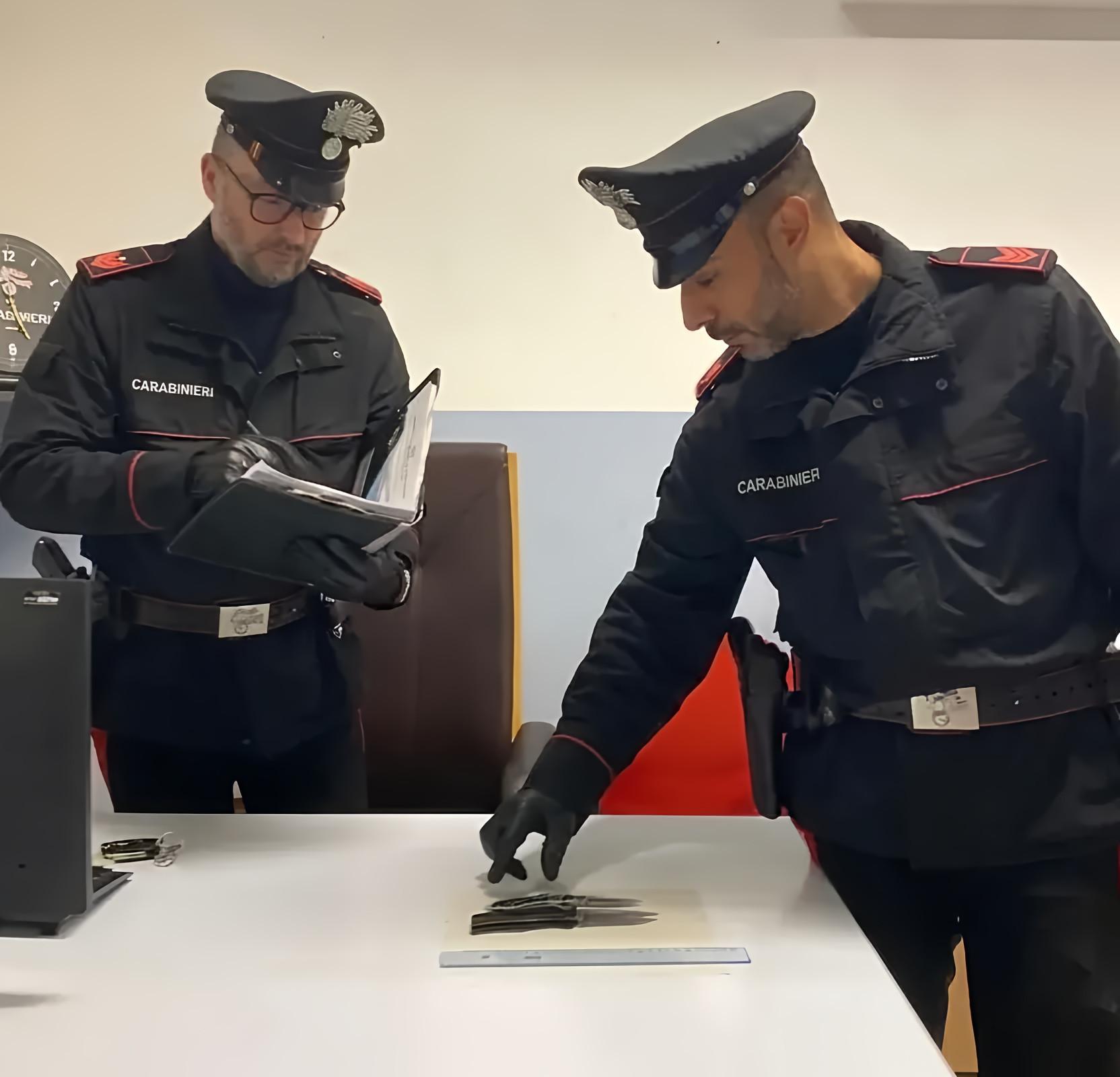 Fugge all’alt dei carabinieri su un’auto rubata nella stessa mattinata ...