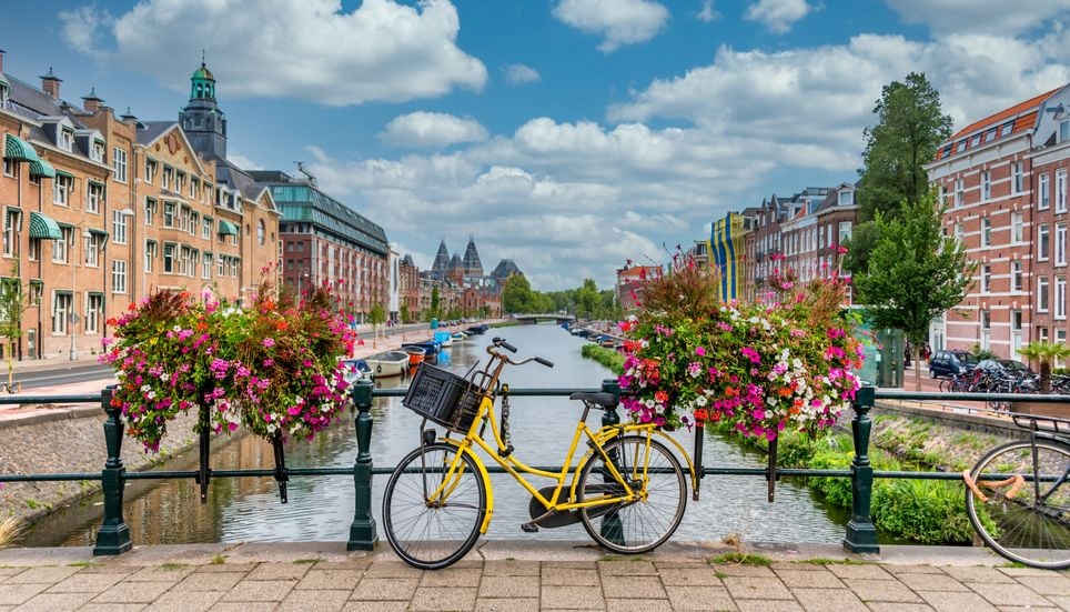 Ámsterdam Prohíbe Publicidad de Combustibles, Vuelos y Carne - estilo de vida news from Meteored