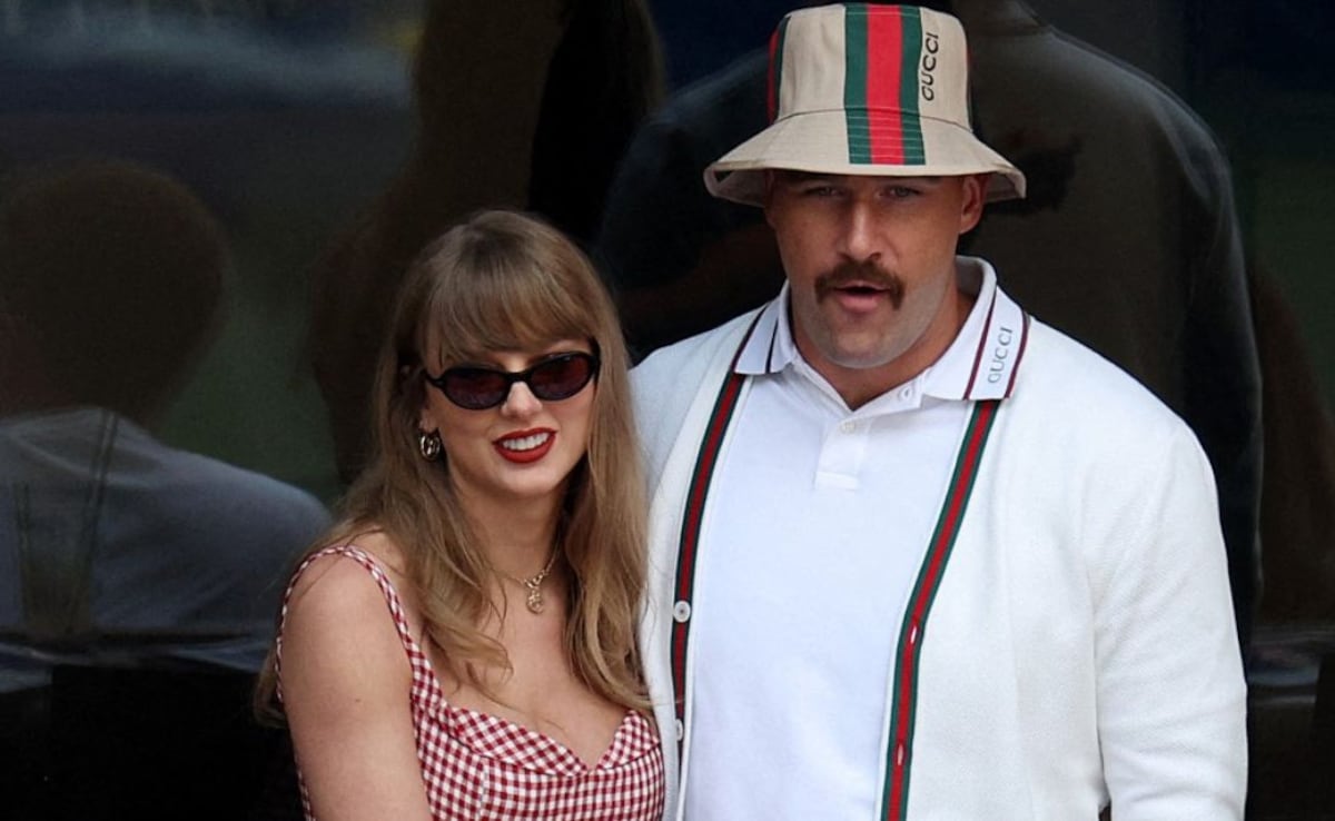 Taylor Swift waited alone in line for food at Travis Kelce's teammate's ...