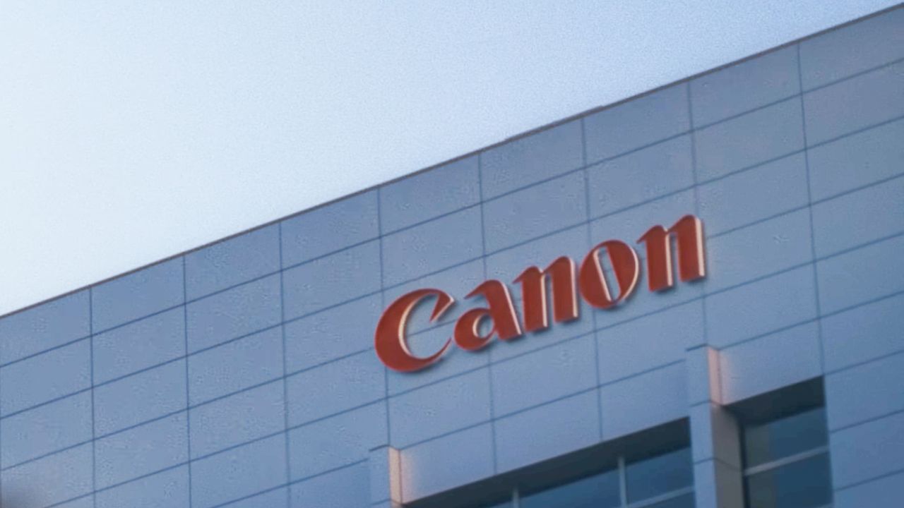 Canon shrank one of its best cameras – and miniaturized the price too ...