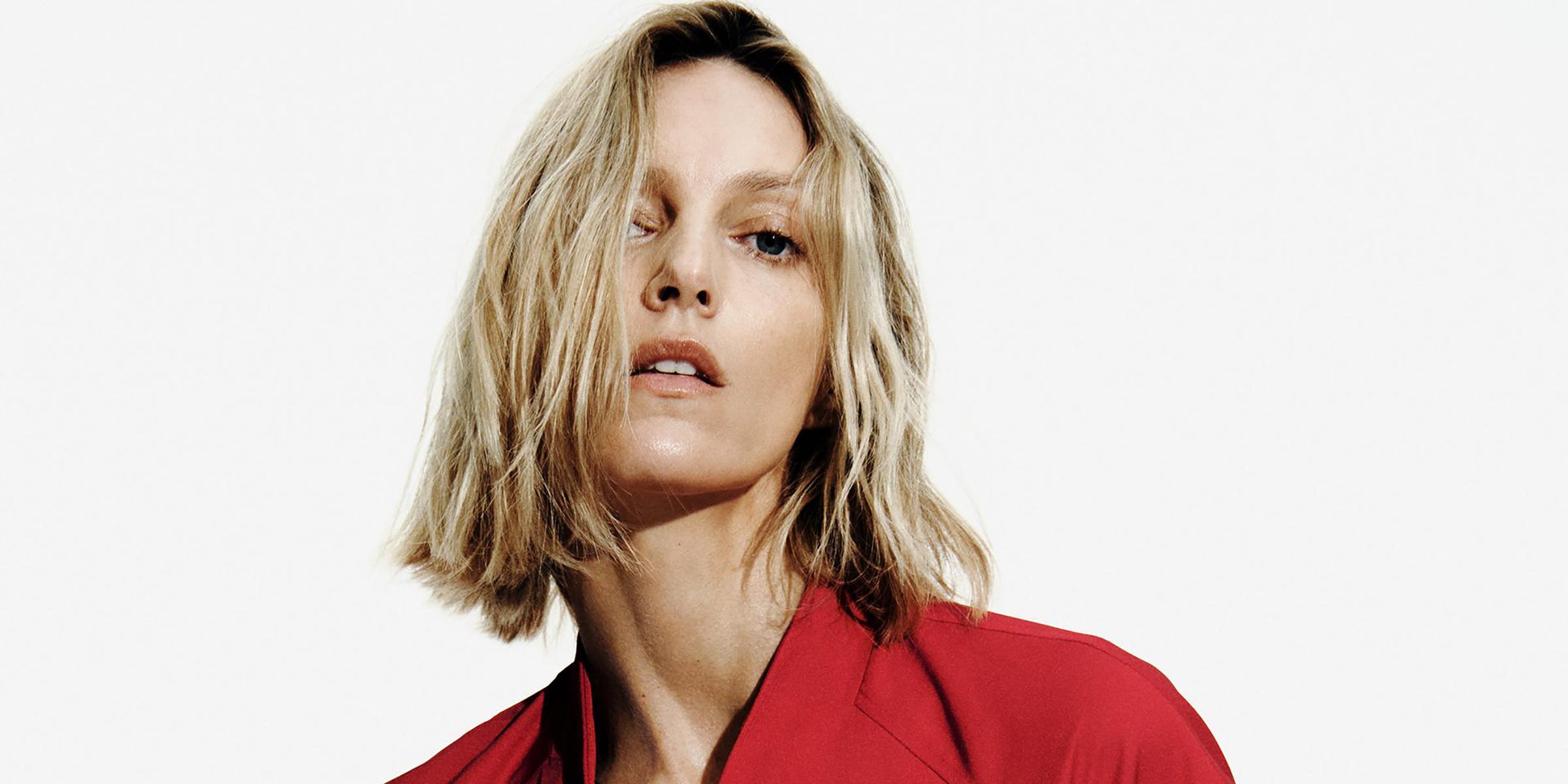 The 'v-neck bomber' looks so expensive – and Zara's viral style comes ...
