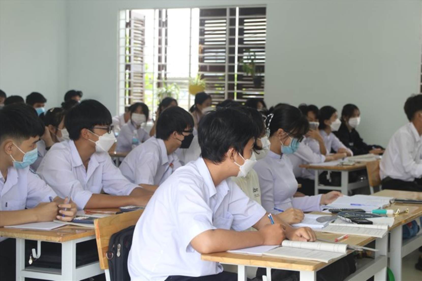 Hơn 26.000 học sinh Khánh Hòa cạnh tranh suất vào lớp 10 công lập
