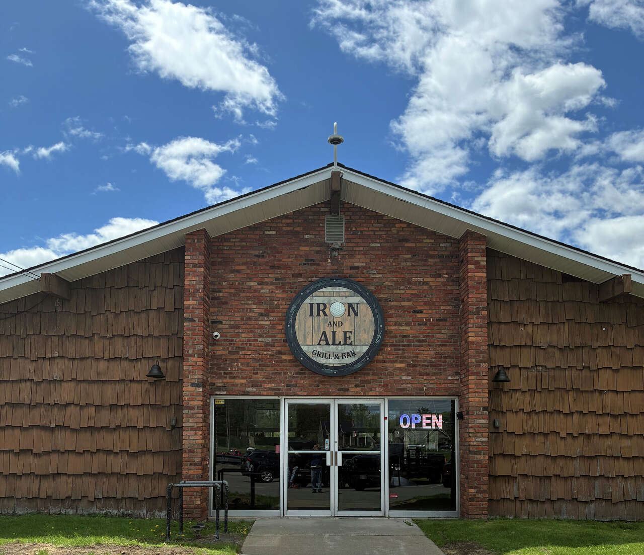 Colonie town golf course restaurant is now Iron and Ale Grill & Bar