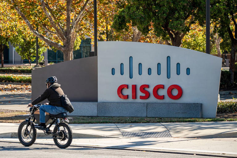 Cisco Stock Soars After Earnings. Its DotCom Past Is Coming ’Round Again.