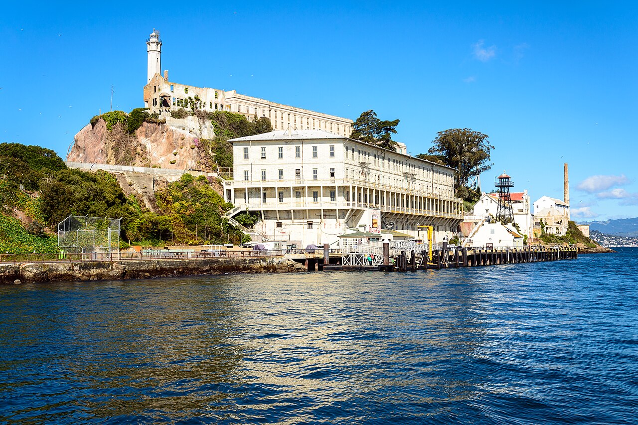 17 famous US landmarks that make great family photo stops