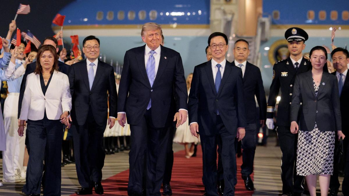 Trump llega a China para reunirse con Xi Jinping en medio de tensiones comerciales