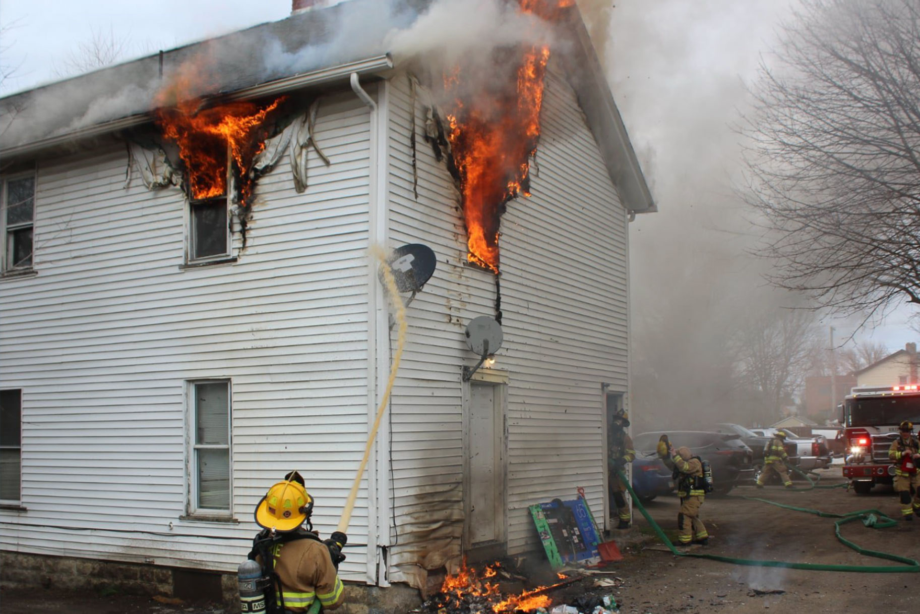 3 children die in fire after mattress blocks stairwell while mom left ...