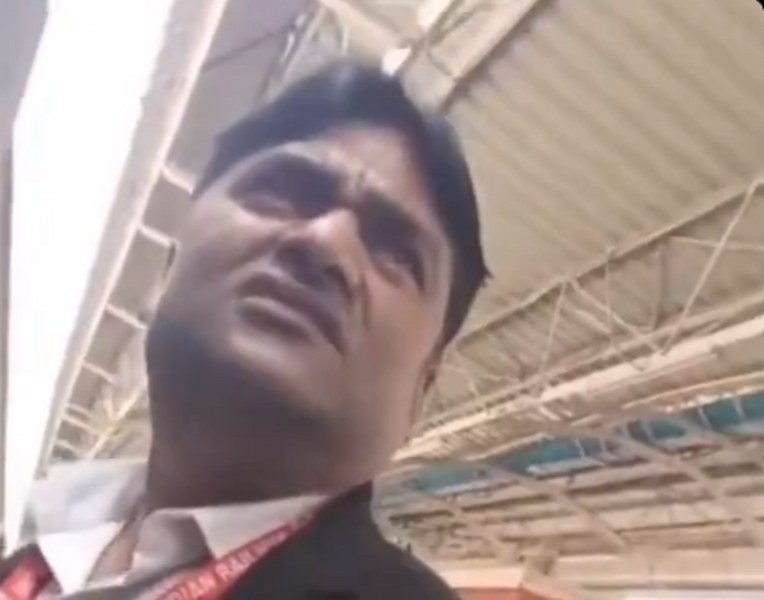 Viral video exposes TTE's discount seat offer on Vande Bharat, Indian ...