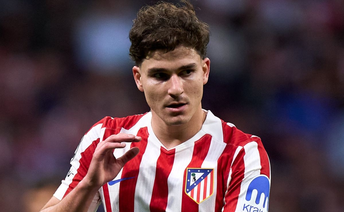 Julián Álvarez’s Barcelona move in danger as PSG reportedly prepare €100 bid plus two players