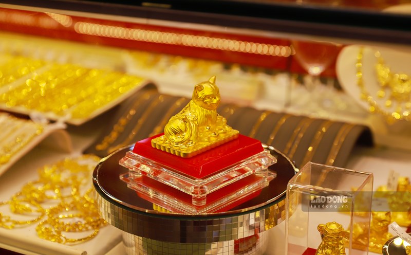 Giá vàng được dự báo còn dư địa tăng mạnh khi áp lực nợ công Mỹ và chi phí lãi vay tiếp tục gia tăng. Ảnh: Phan Anh