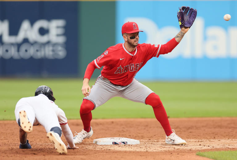 Guardians’ bullpen saves the day with five innings of work in 3-2 win ...