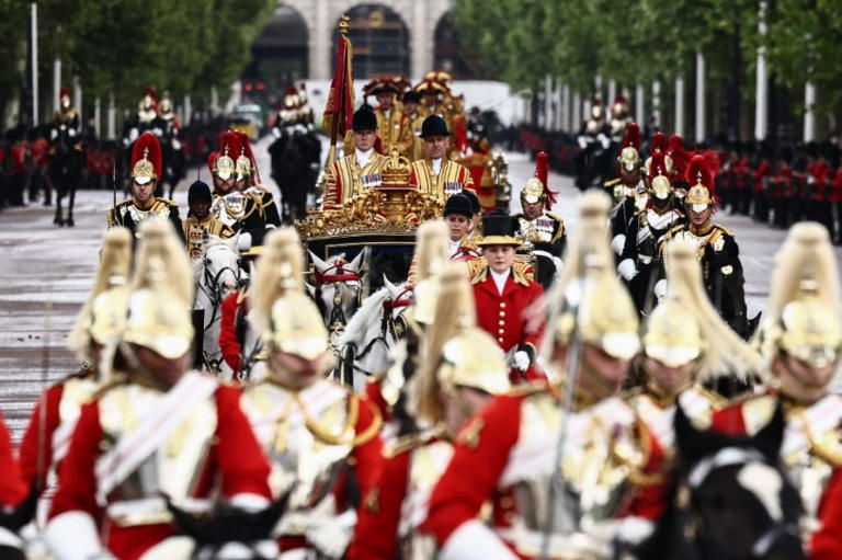 Fotogalería: el rey Carlos III y la reina Camilla deslumbran en el ...