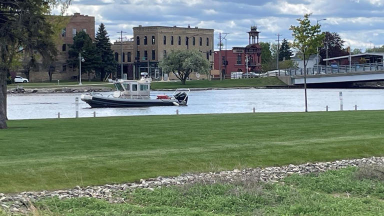 Search underway after person reportedly jumped from Oshkosh Main Street ...