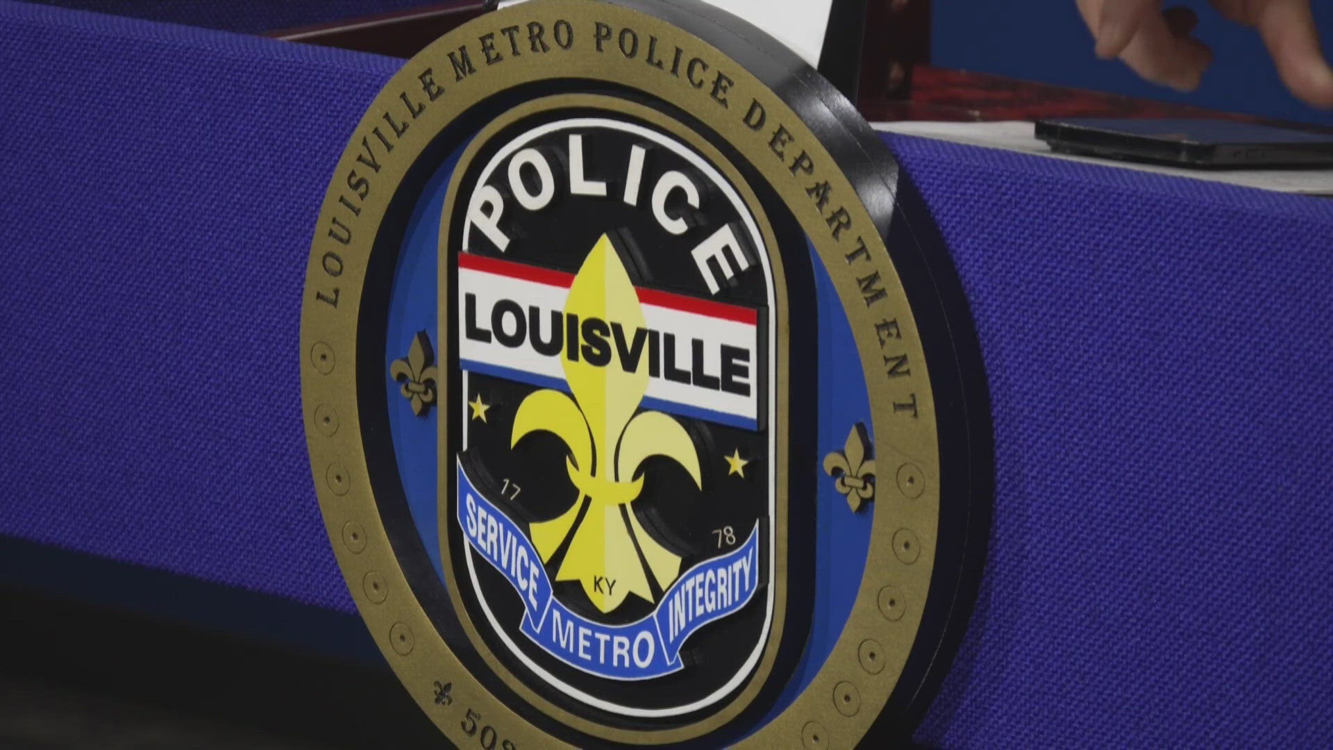 LMPD searching for suspect in party shooting