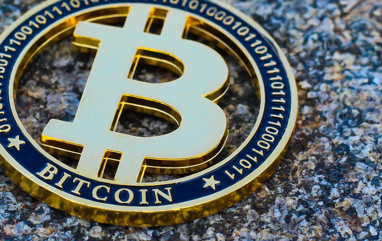 Man gets high, loses $400,000 bitcoin password: 11 years later, AI ...