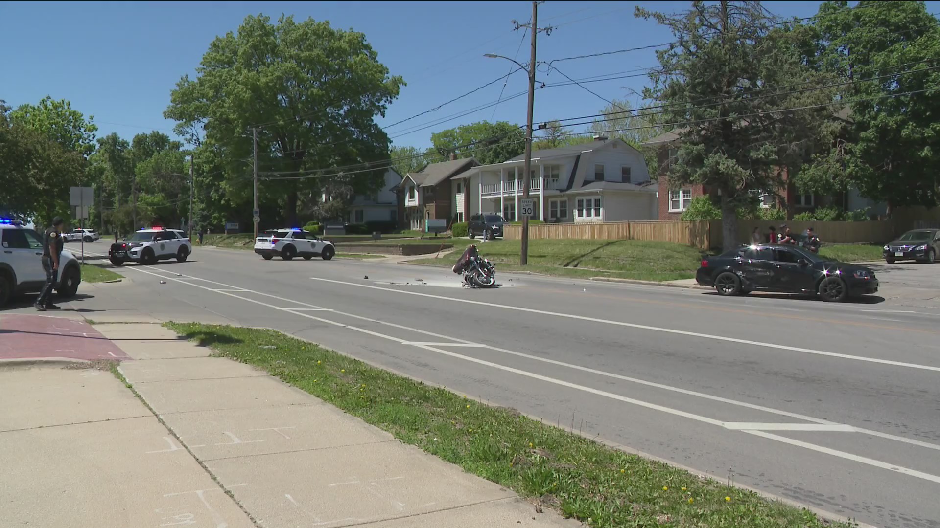 Motorcyclist critically injured in northwest Des Moines crash