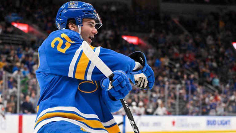 Snuggerud finishes fifth in unanimous Calder vote