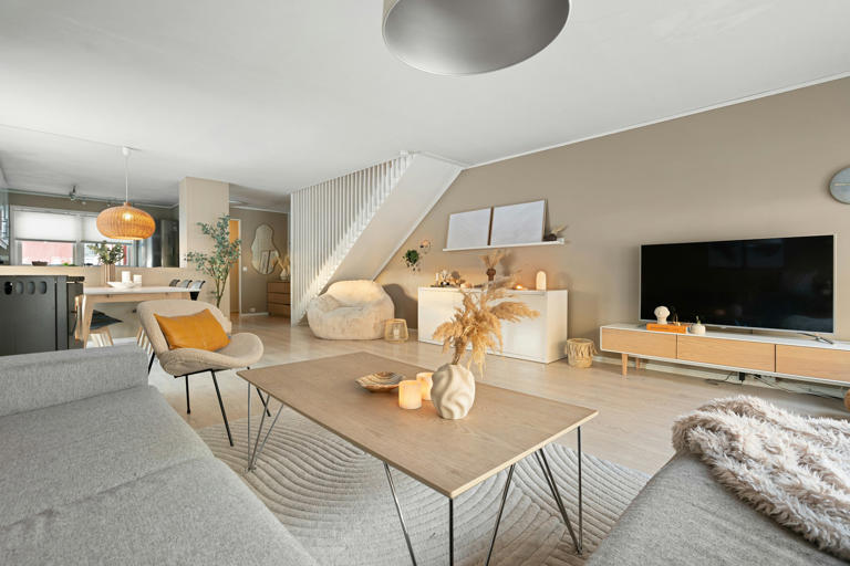 7 colors that visually enlarge a room & 7 that suffocate it