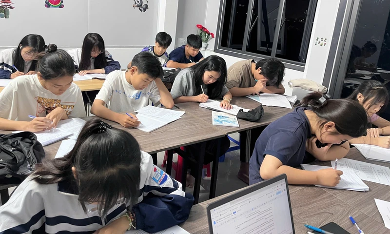 Thi lớp 10 căng thẳng hơn đại học: Bài 1- Không đủ trường, đủ thầy
