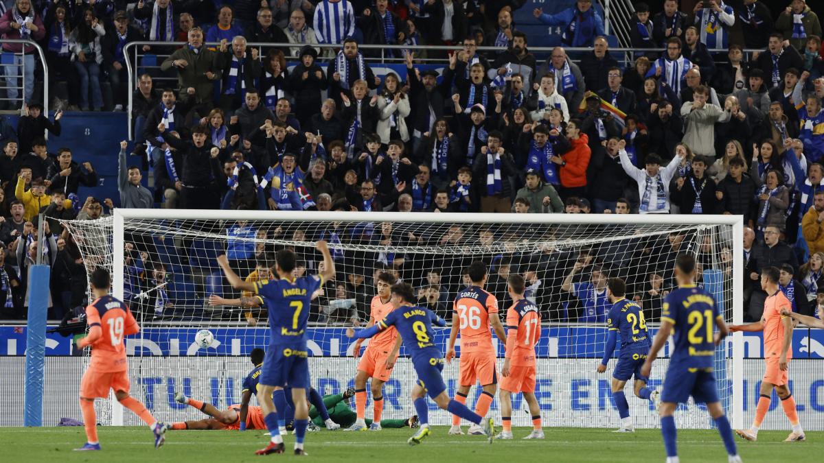 Alavés vence al campeón Barcelona y da un paso gigante hacia la permanencia