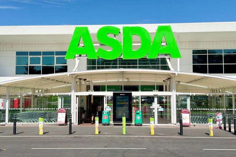 Asda £14 comfortable sandals can be worn all day