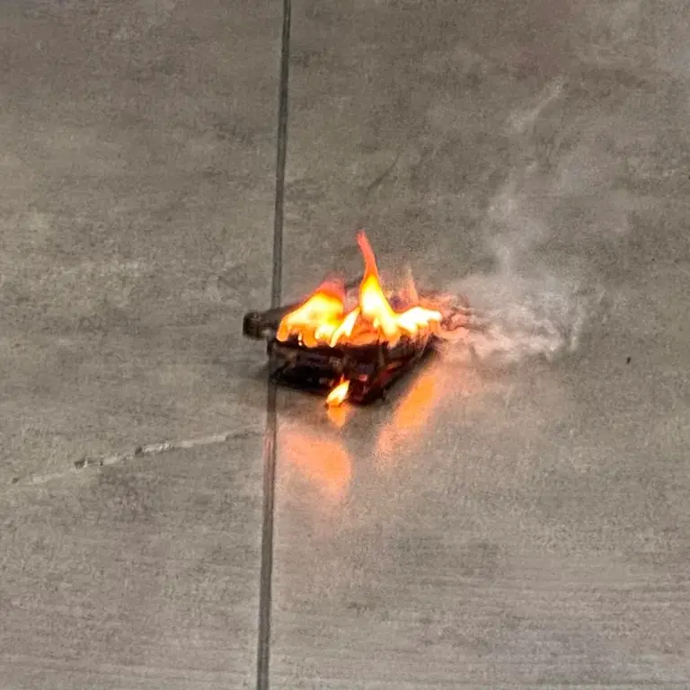 A Samsung Galaxy S24's battery suddenly caught fire during normal use