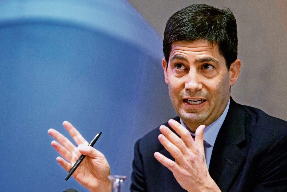 Senado de EU aprueba a Kevin Warsh como presidente de la Fed; el ...