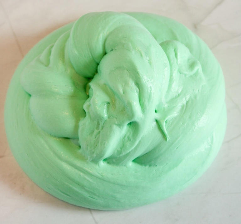 The best fluffy slime recipe that’s soft and stretchy