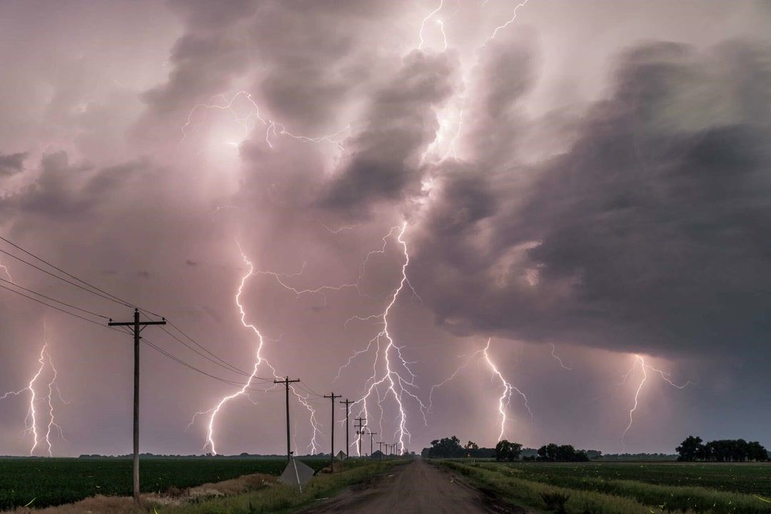 Cold front barreling toward Texas threatens severe storms
