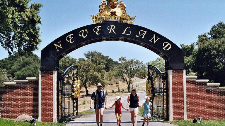 Kirk Cameron recalls visiting Michael Jackson's 'eerie' Neverland Ranch ...