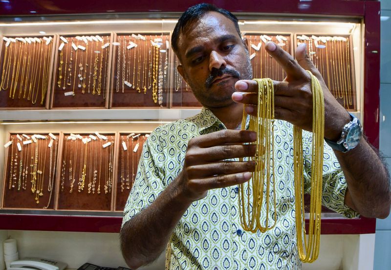 Centre hikes gold, silver duty to 15% to curb imports, stabilise rupee