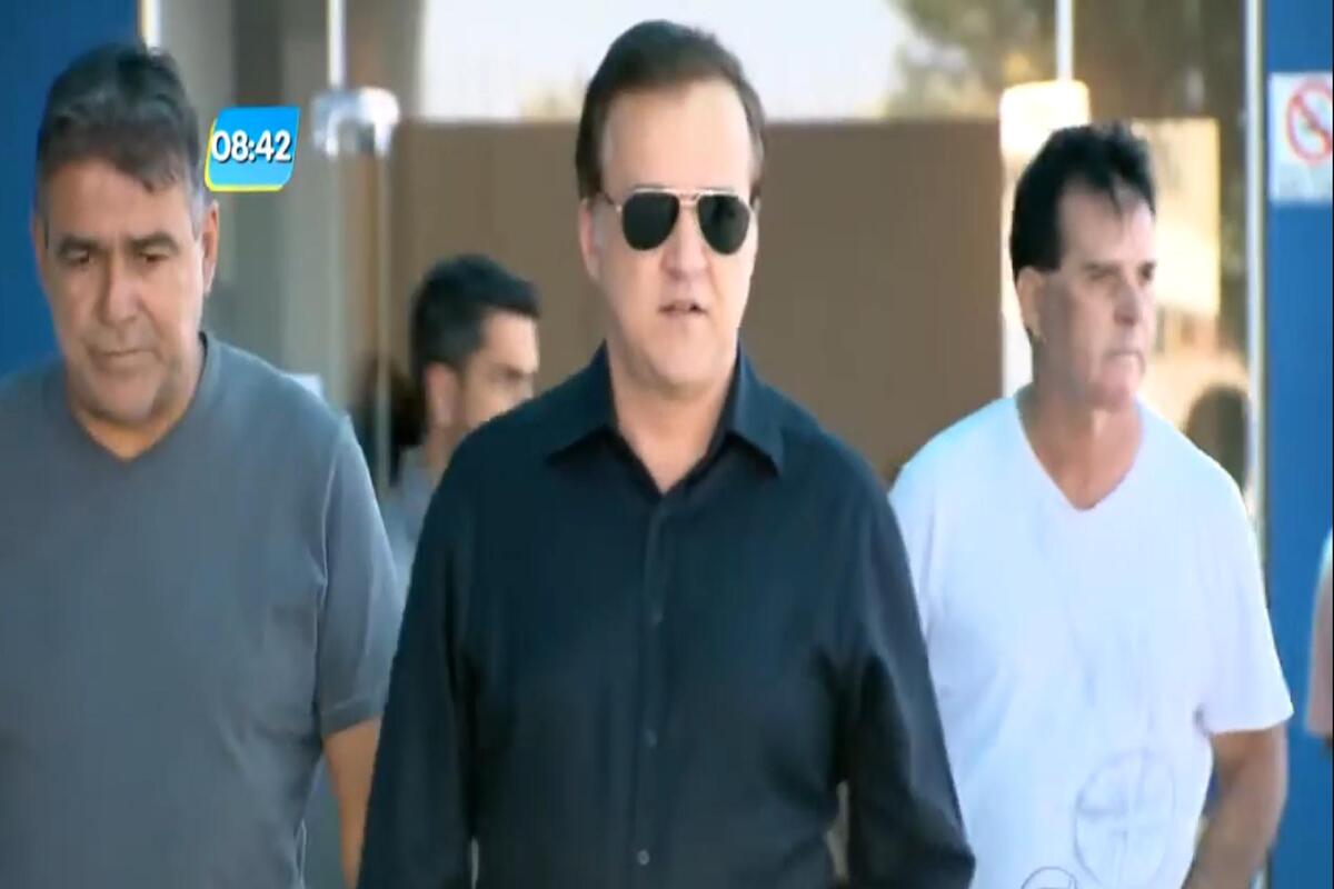Carlinhos Cachoeira foi preso mais uma vez, mas agora por motivos diferentes de 2012 quando ele também foi parar atrás das grades – Foto: Reprodução/Youtube