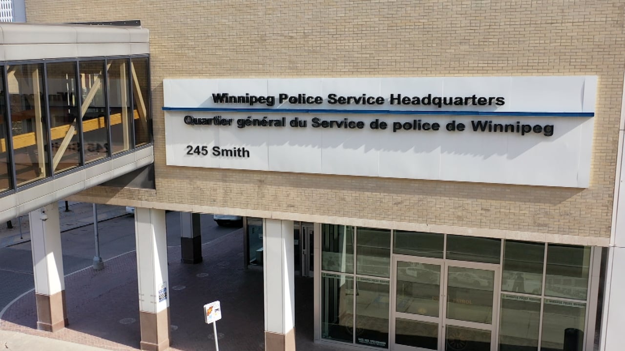 Winnipeg officials, mayoral candidates respond to police HQ inquiry report