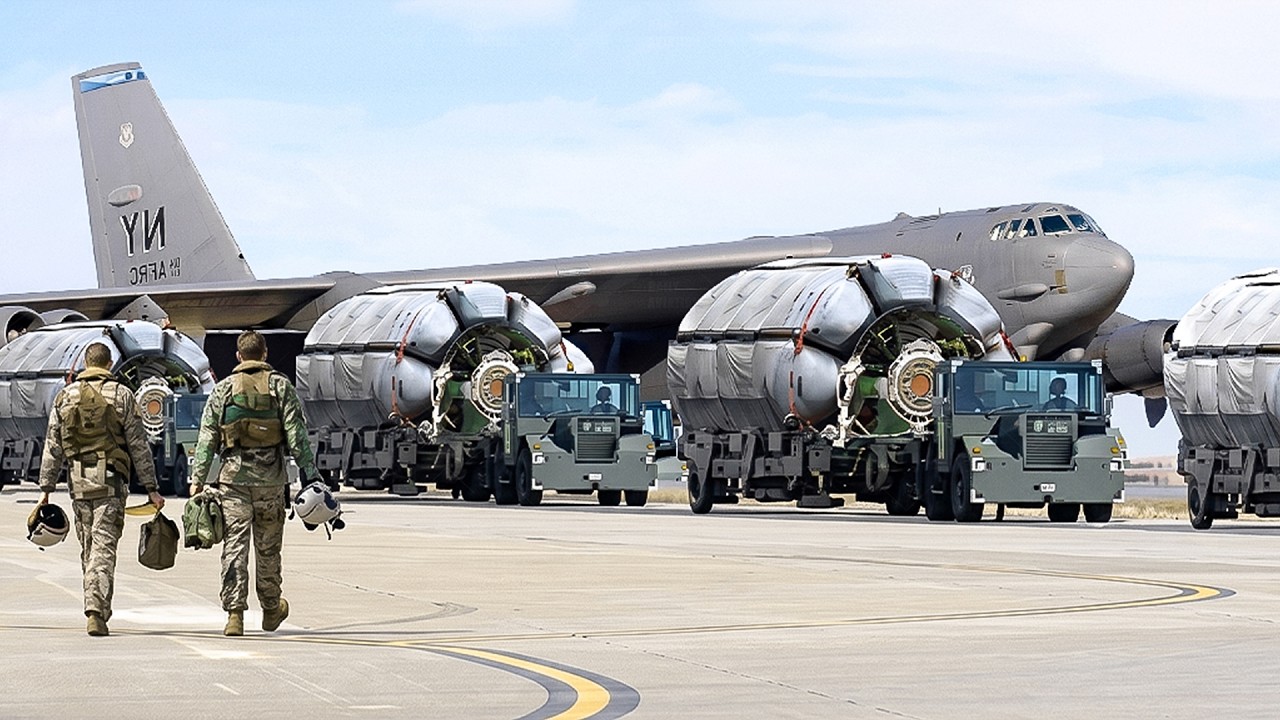 US Air Force is loading B-52 with super advanced cruise missiles