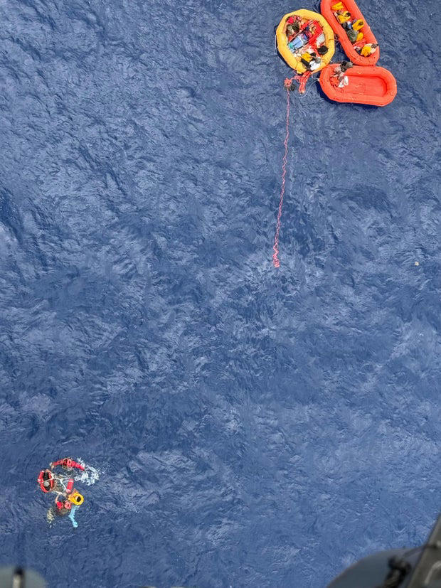 Survivors of plane crash off Florida coast were on raft for hours, didn ...