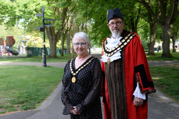 New mayor takes office after election at town council meeting