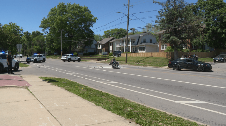 Motorcyclist critically injured in northwest Des Moines crash