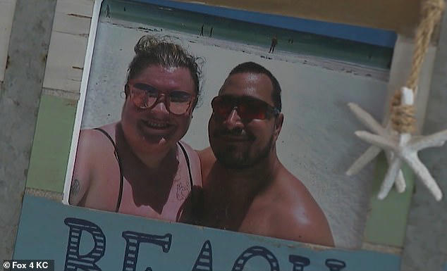 Skylar and Dakota celebrated their honeymoon along Florida’s Gulf Coast in 2024, later keeping a framed beach photo