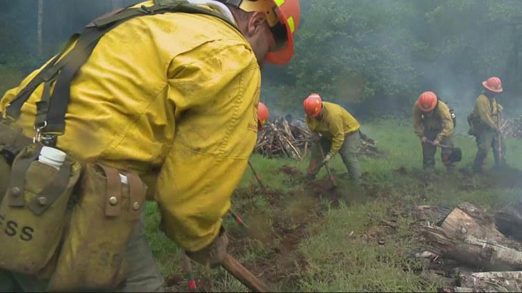 Inmates train on front lines of Oregon wildfire response at 75-year-old ...