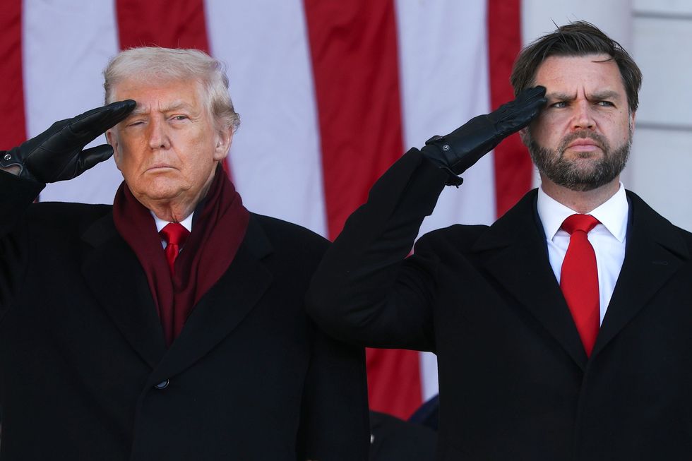 Donald Trump leaves mystery instruction letter for JD Vance in case he ...
