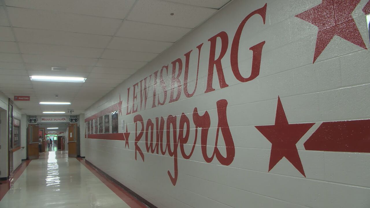 Lewisburg school receives TVA energy grant