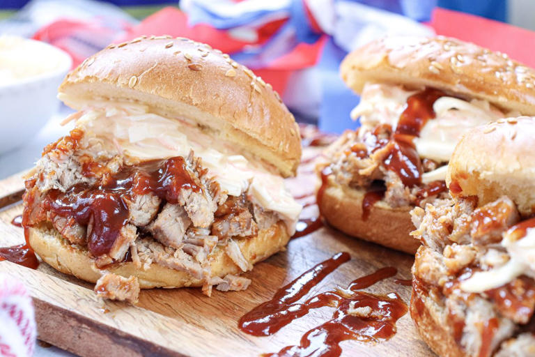 Slow cooker BBQ pulled pork sandwiches (easy cookout recipe)