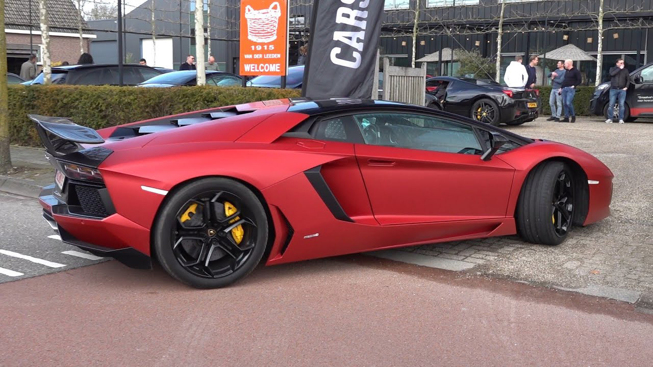 Matte red Aventador looks absolutely evil