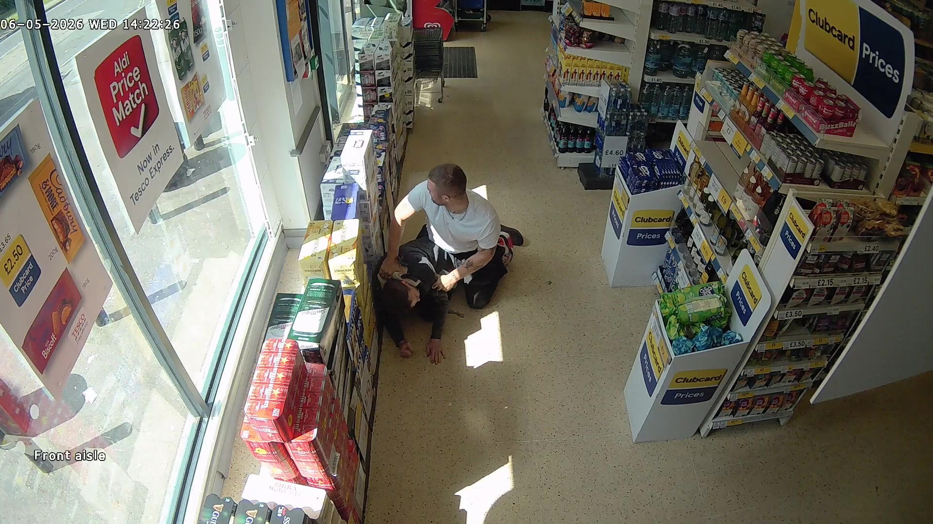 Chocolate shoplifter tackled by off-duty police officer